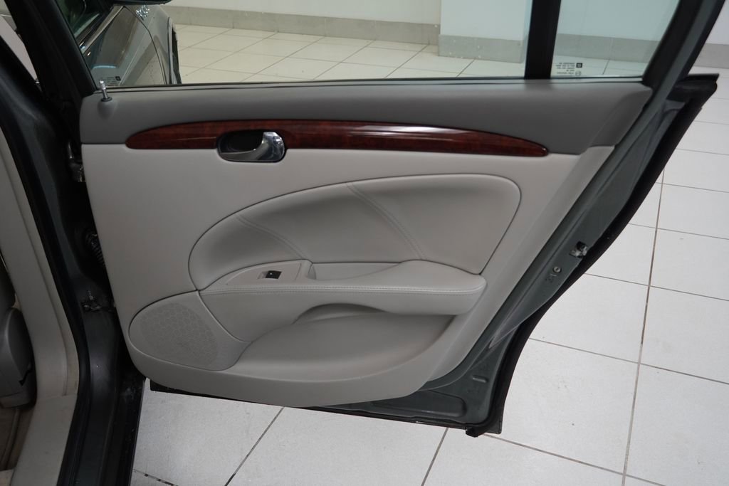 Used 2008 Buick Lucerne CXL w/ Driver Confidence Package image 22