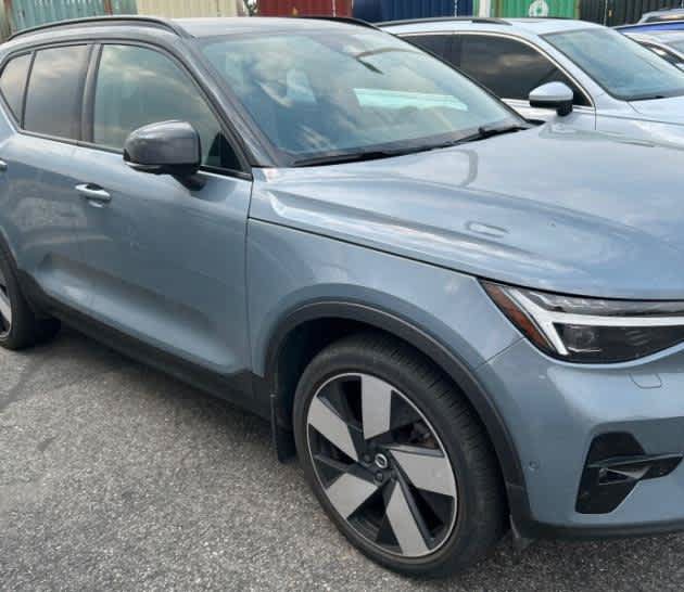 Used 2023 Volvo XC40 Recharge Ultimate w/ Protection Package Premier AWD/4WD image 7