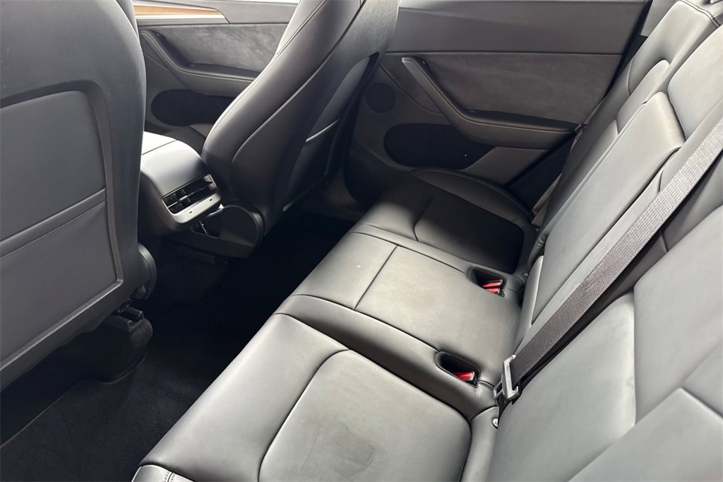 Used 2023 Tesla Model Y Long Range image 12