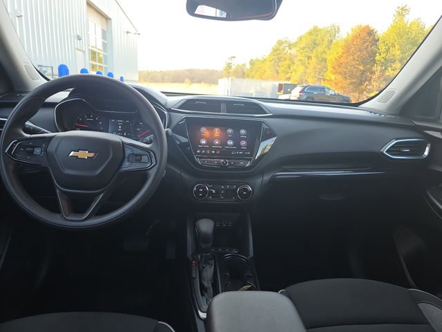 Used 2022 Chevrolet TrailBlazer LT w/ Convenience Package image 12
