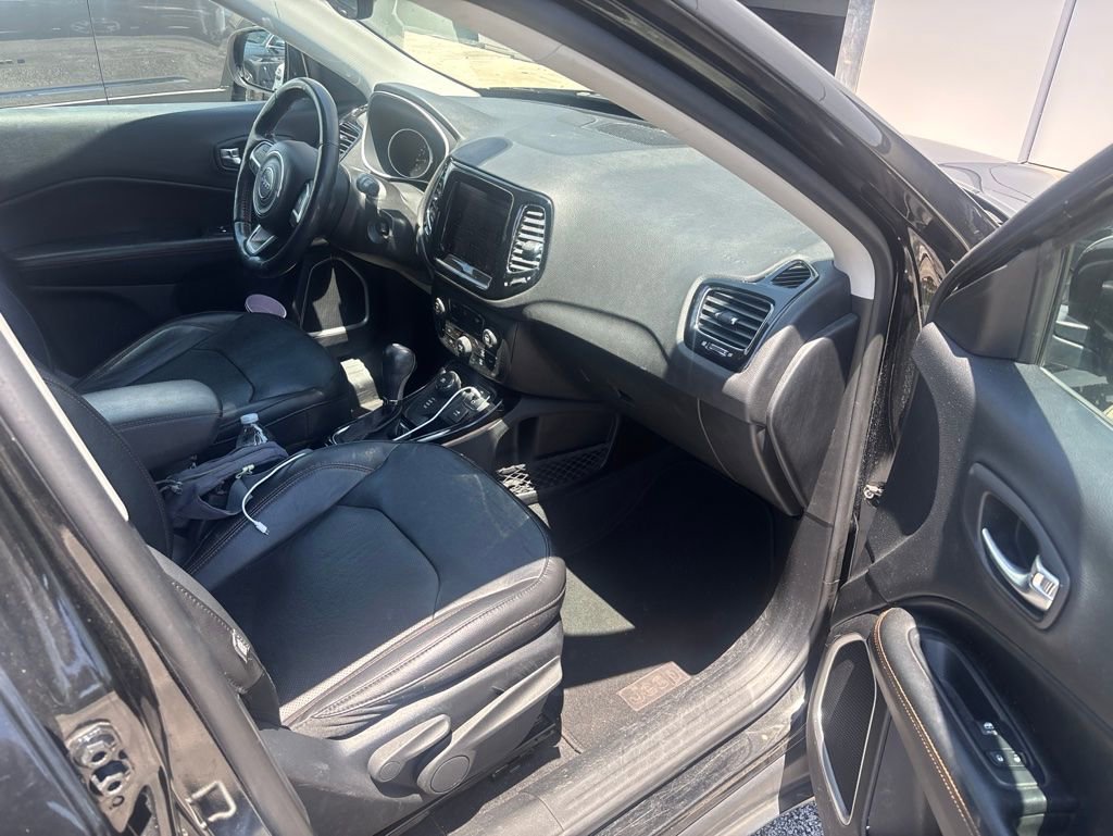 Used 2018 Jeep Compass Limited w/ Navigation Group AWD/4WD image 11