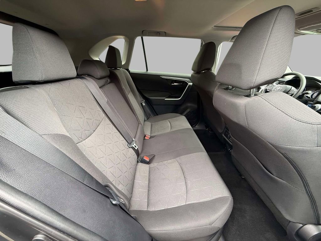 Used 2020 Toyota RAV4 XLE w/ Convenience Package AWD/4WD image 16