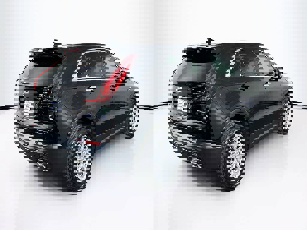 Used 2022 Cadillac XT4 Luxury w/ Cold Weather Package AWD/4WD image 25