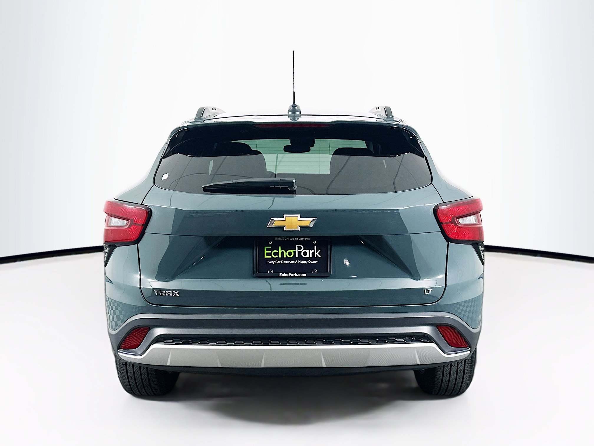 Used 2025 Chevrolet Trax LT w/ LT Convenience Package image 7