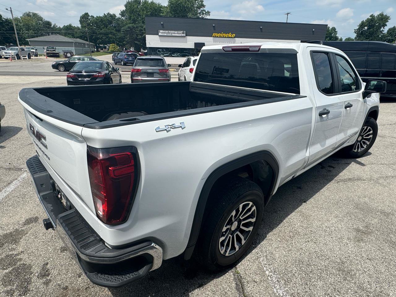 Used 2022 GMC Sierra 1500 Pro w/ Convenience Package AWD/4WD image 8
