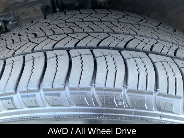 Used 2019 Toyota Highlander XLE image 11