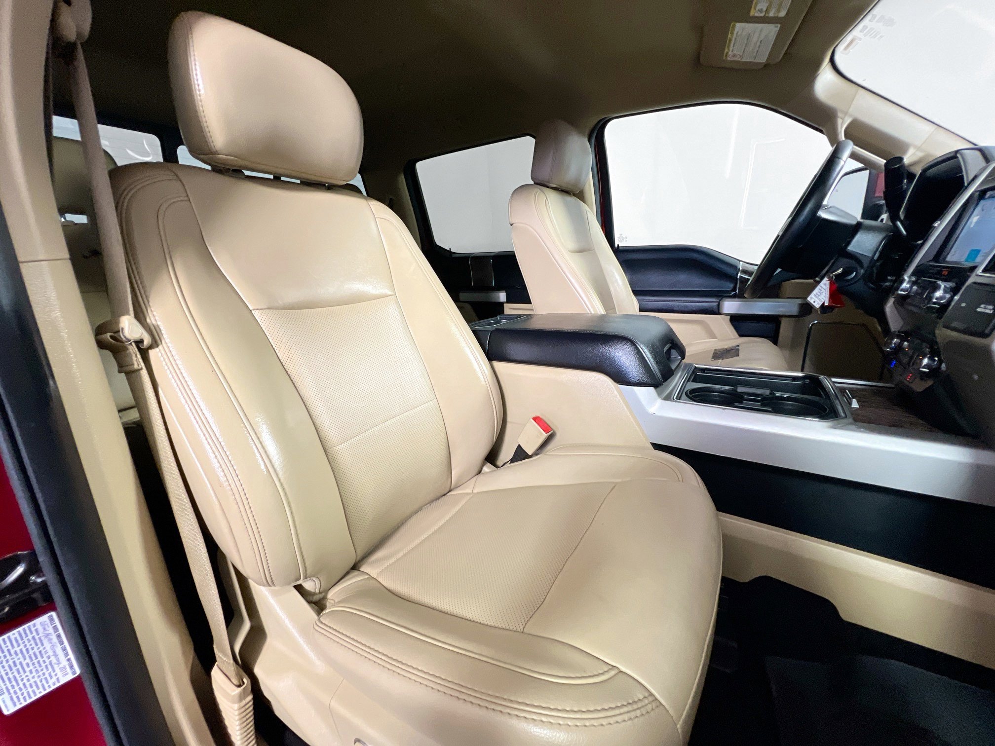 Used 2019 Ford F350 Lariat w/ Lariat Value Package image 28