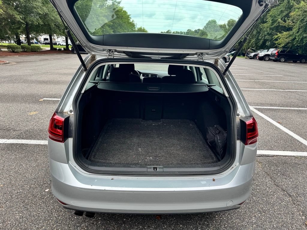 Used 2017 Volkswagen Golf SportWagen FWD image 10
