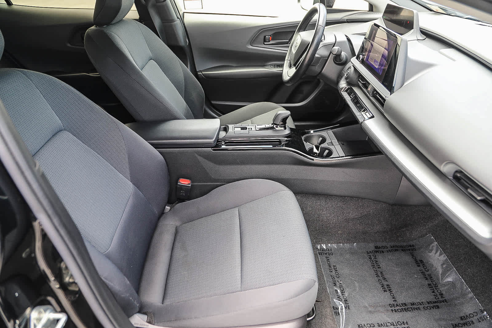 Used 2023 Toyota Prius LE FWD image 16