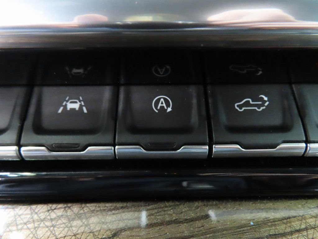 Used 2023 Chevrolet Silverado 1500 RST AWD/4WD image 50