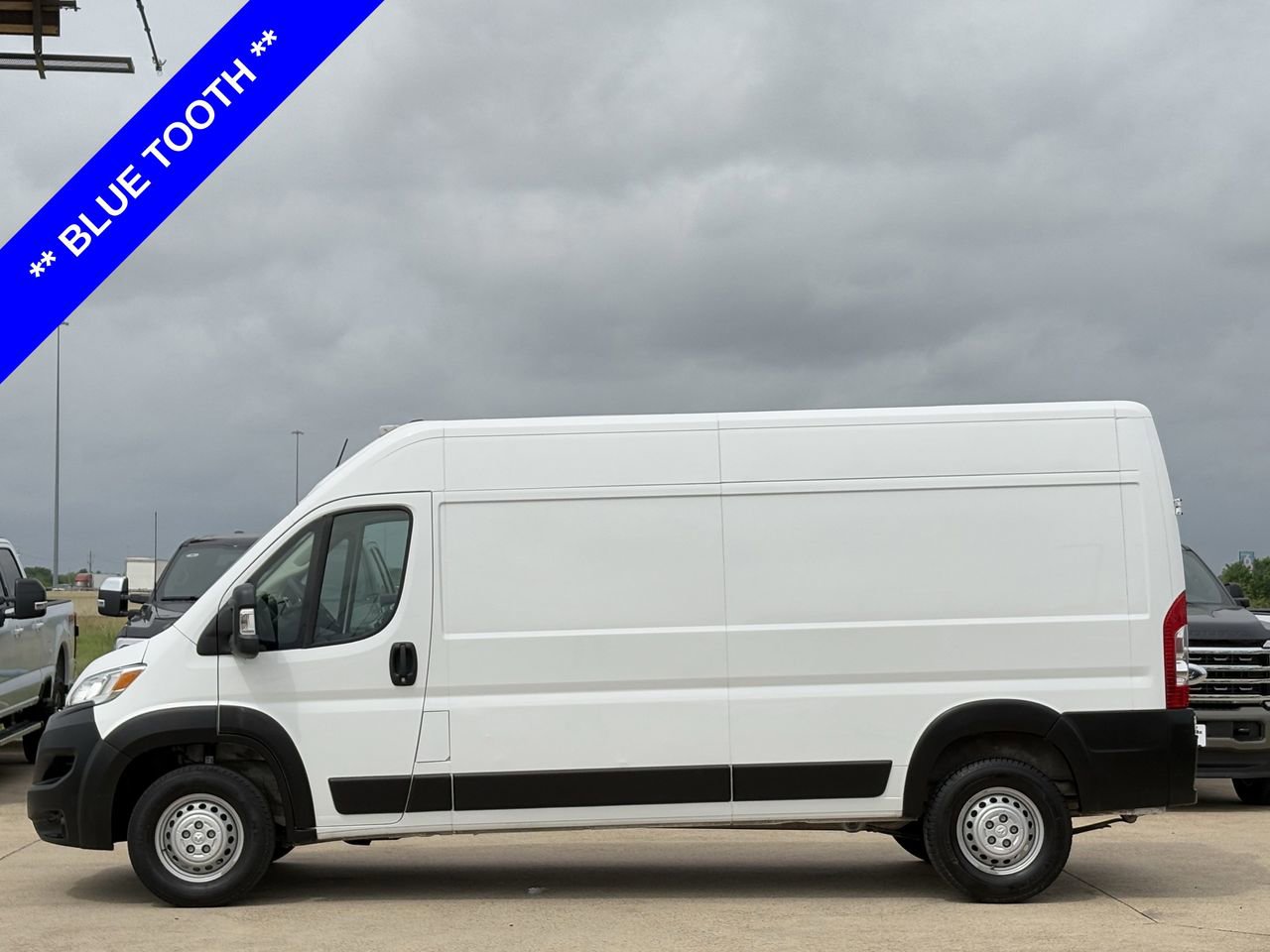 Used 2025 RAM ProMaster 2500 w/ Convenience Group image 3