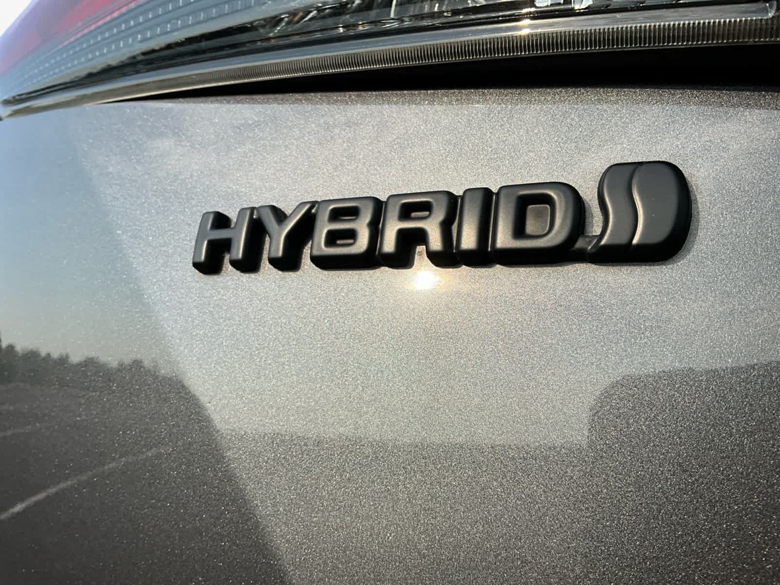 Used 2024 Toyota Highlander XLE AWD/4WD image 23