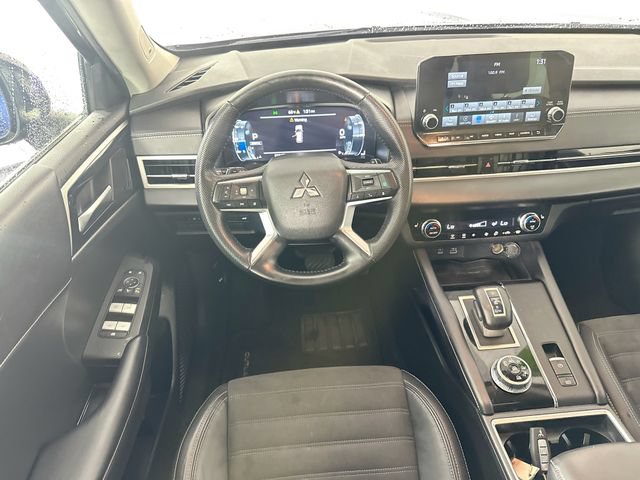 Used 2023 Mitsubishi Outlander SE AWD/4WD image 11