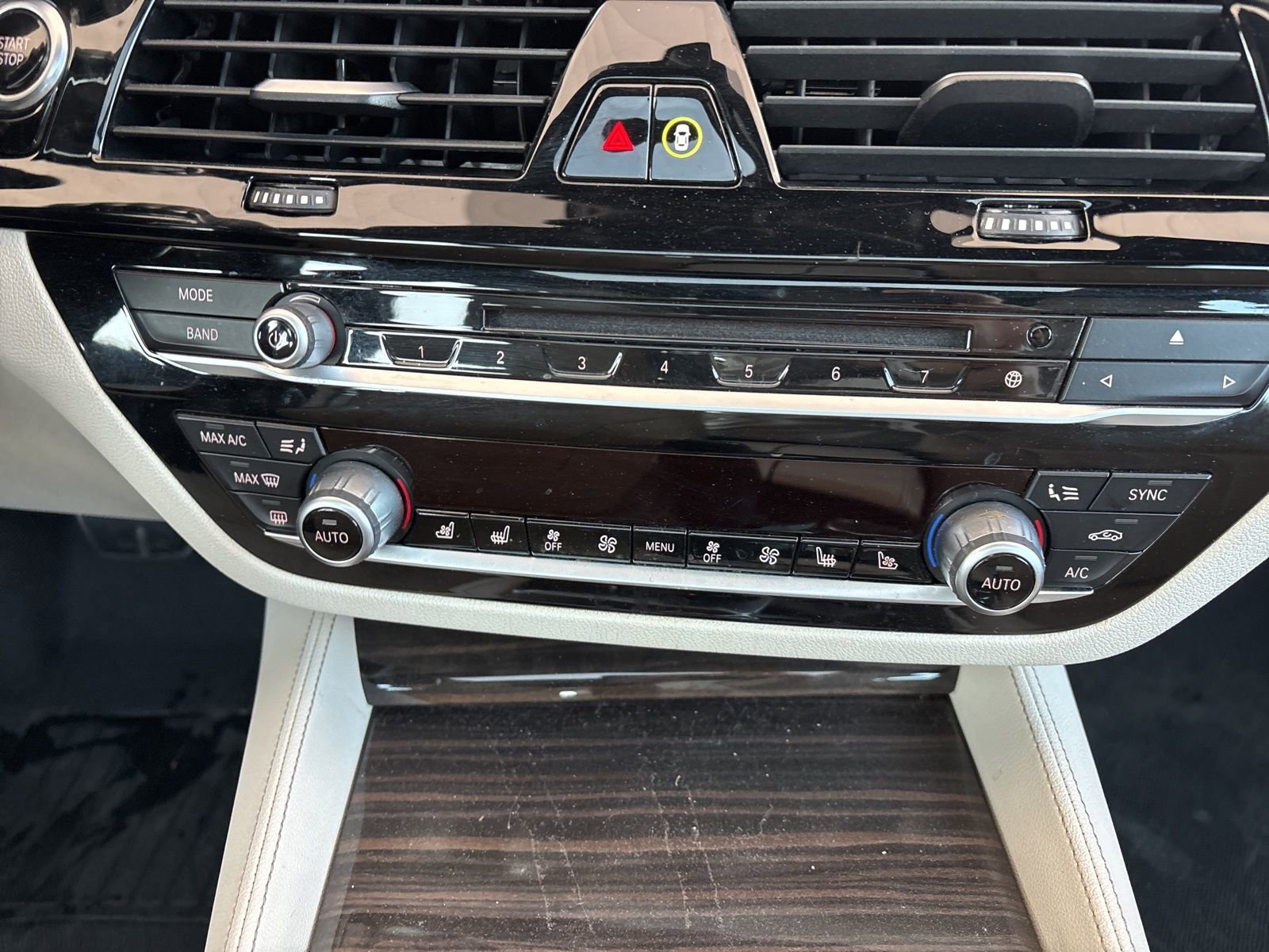 Used 2018 BMW 530e image 35