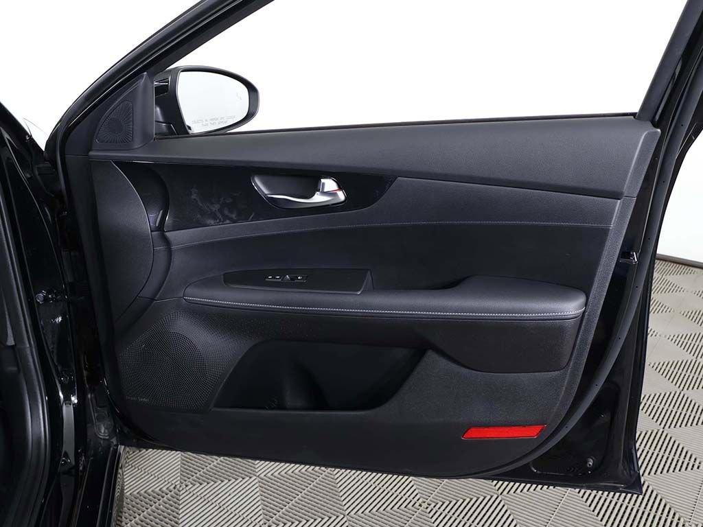Used 2023 Kia Forte GT-Line w/ GT-Line Premium Package FWD image 24