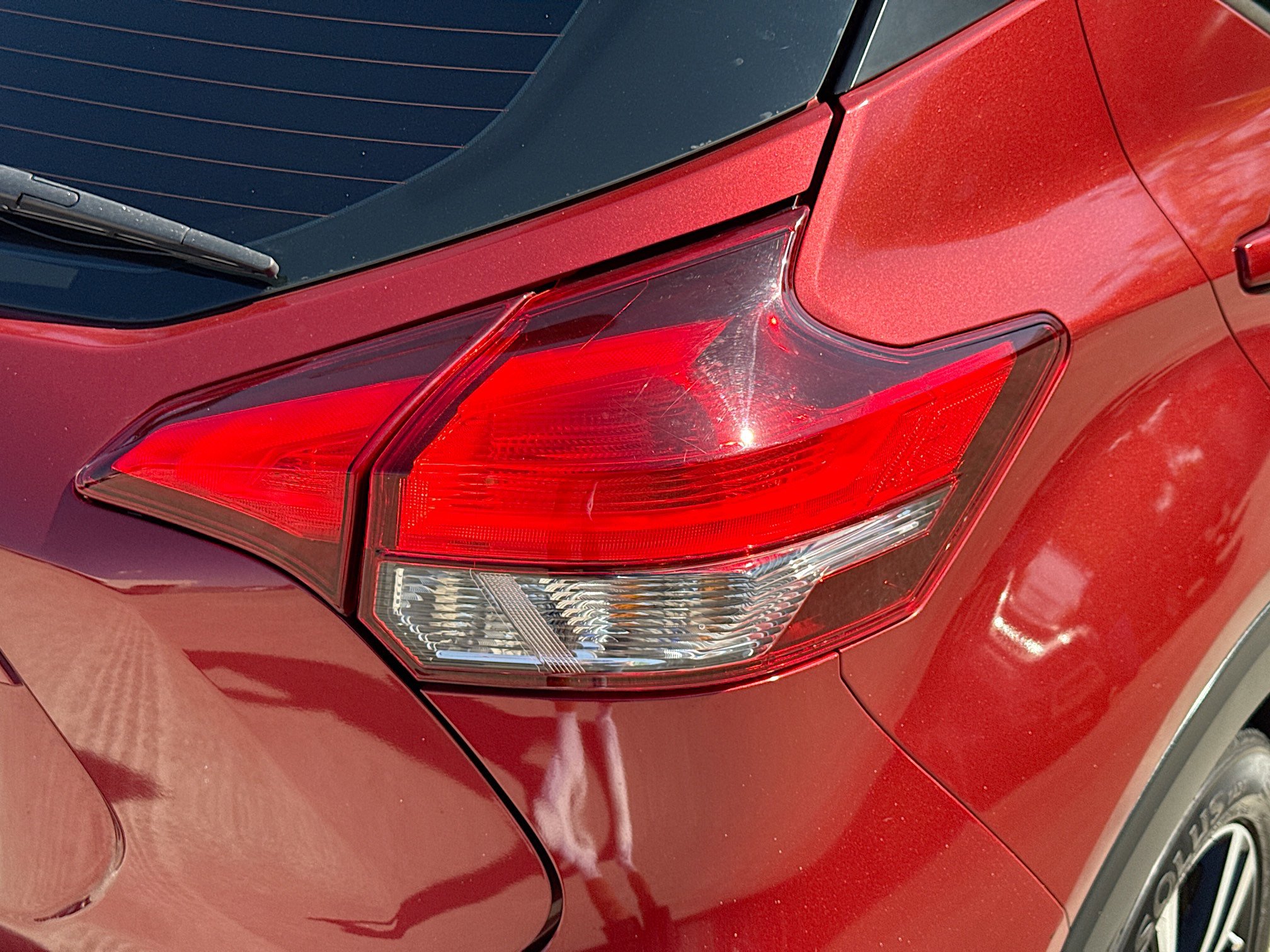 Used 2019 Nissan Kicks SR w/ Exterior Package image 26