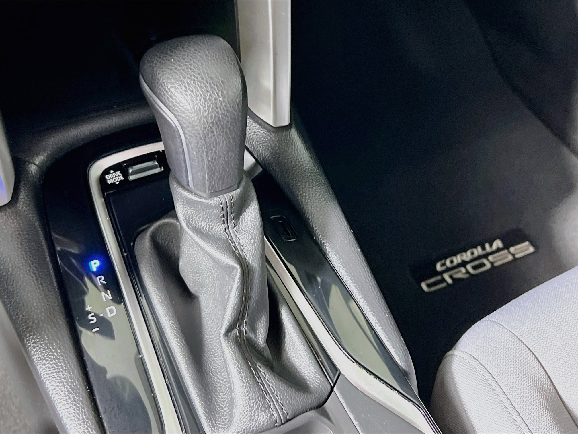 Used 2023 Toyota Corolla Cross AWD Hybrid image 24