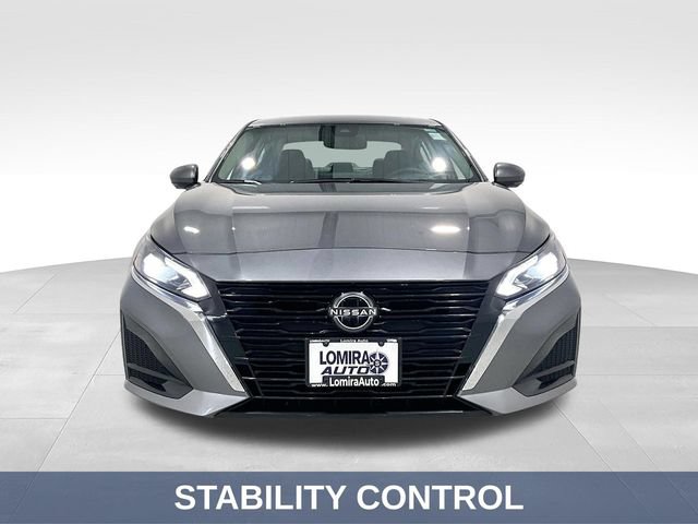 Used 2023 Nissan Altima AWD image 3