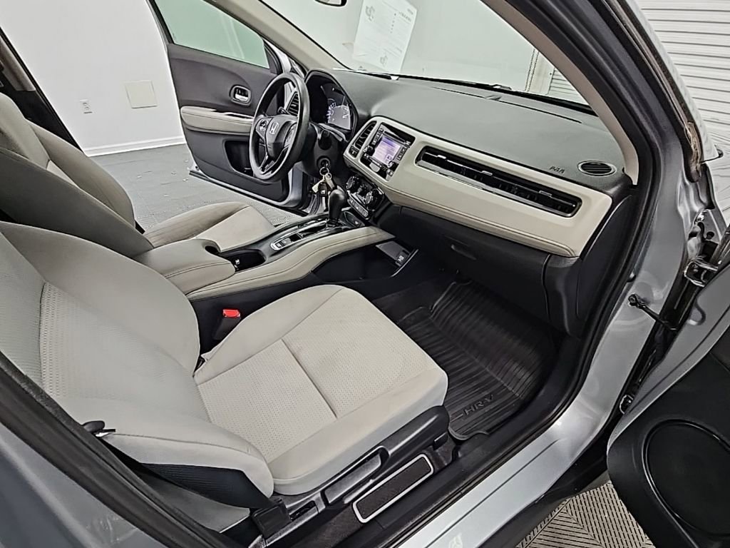 Used 2020 Honda HR-V LX image 32