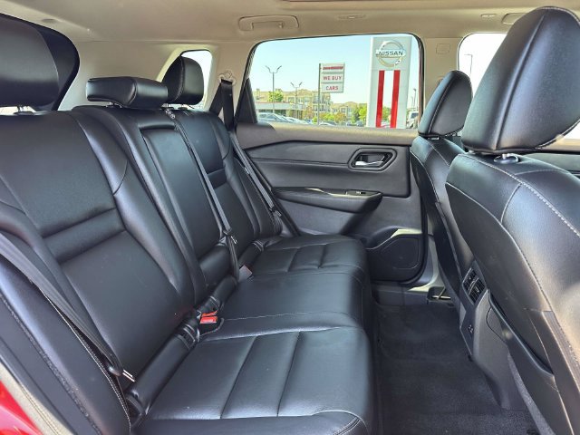 Used 2023 Nissan Rogue SL AWD/4WD image 13
