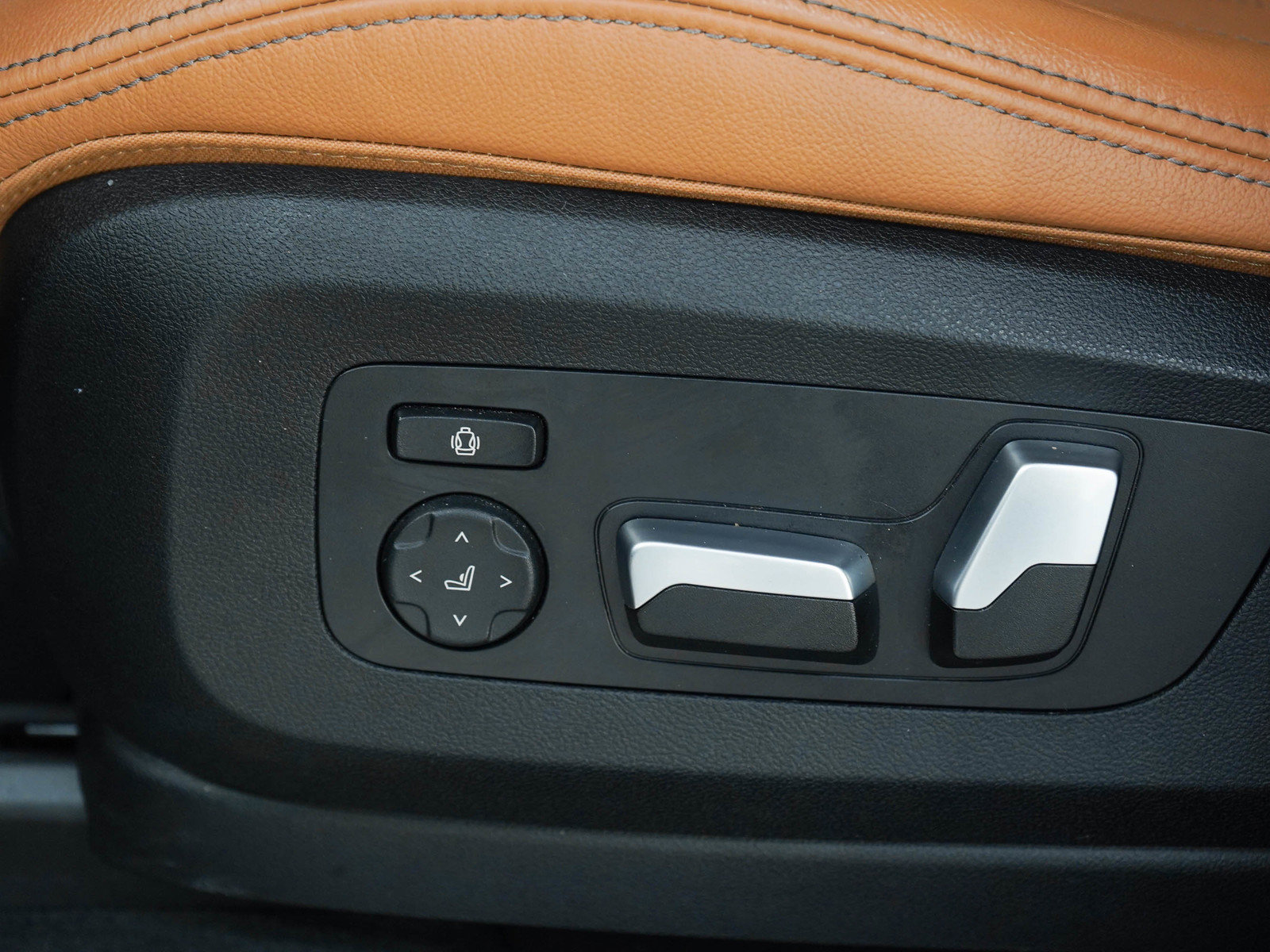 Used 2022 BMW X5 xDrive40i AWD/4WD image 25