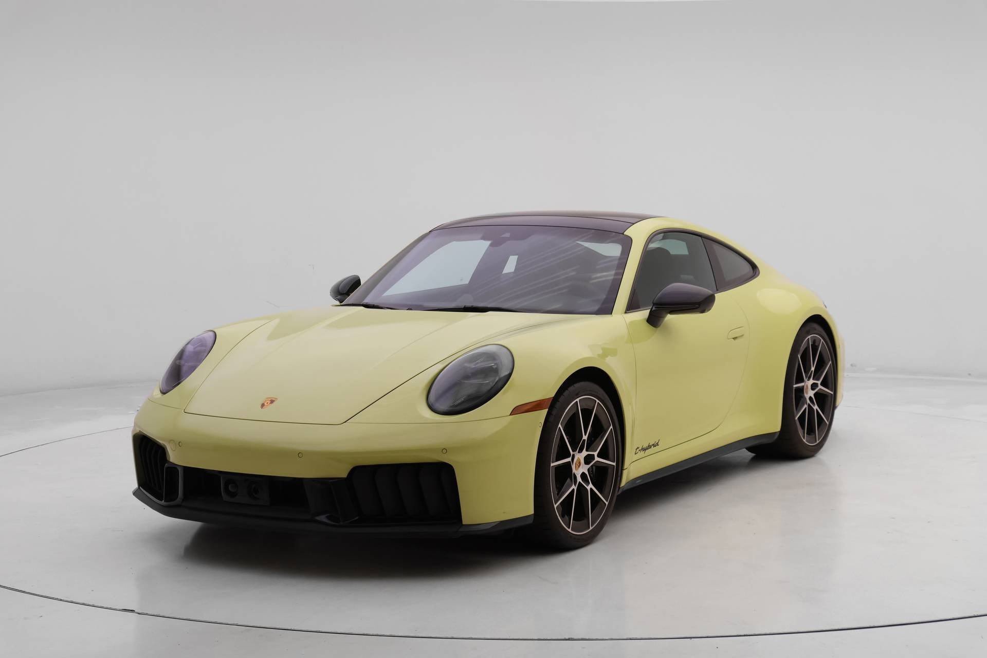 Certified 2025 Porsche 911 Carrera 4 GTS image 1
