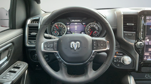 Used 2025 RAM 1500 Laramie w/ Sport Appearance Package AWD/4WD image 10