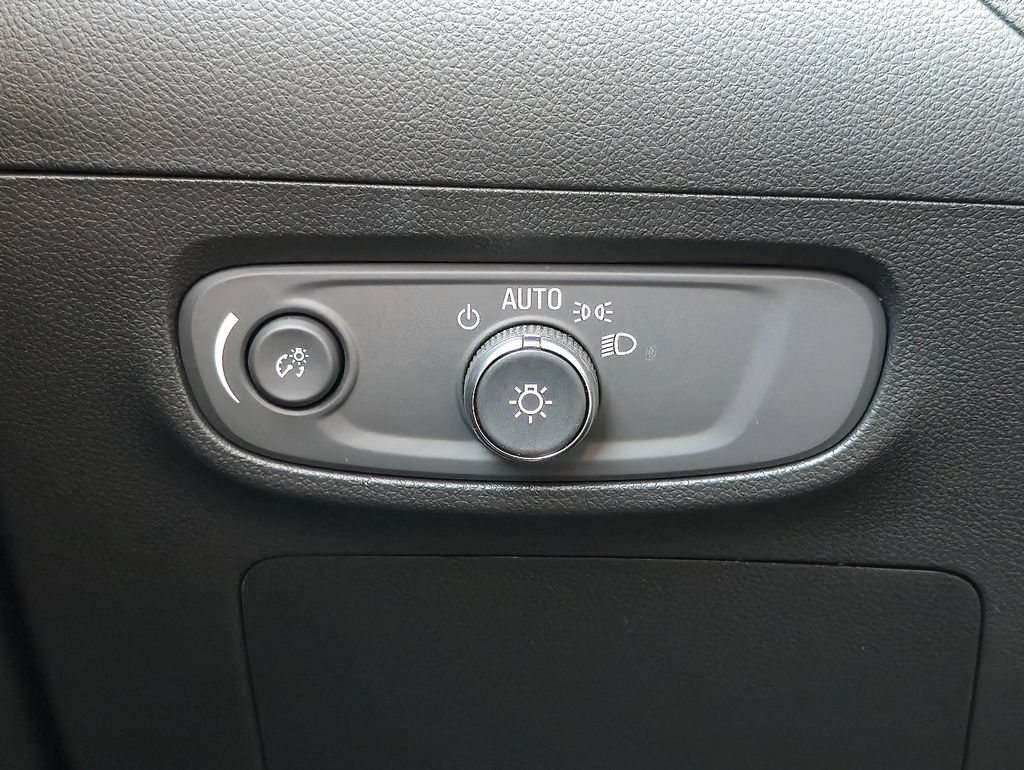 Certified 2024 Buick Encore GX Preferred AWD/4WD image 19