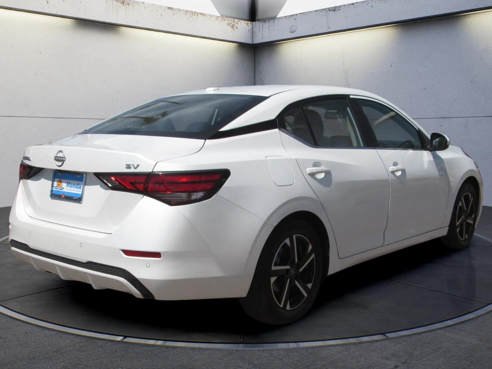 Used 2024 Nissan Sentra SV FWD image 5
