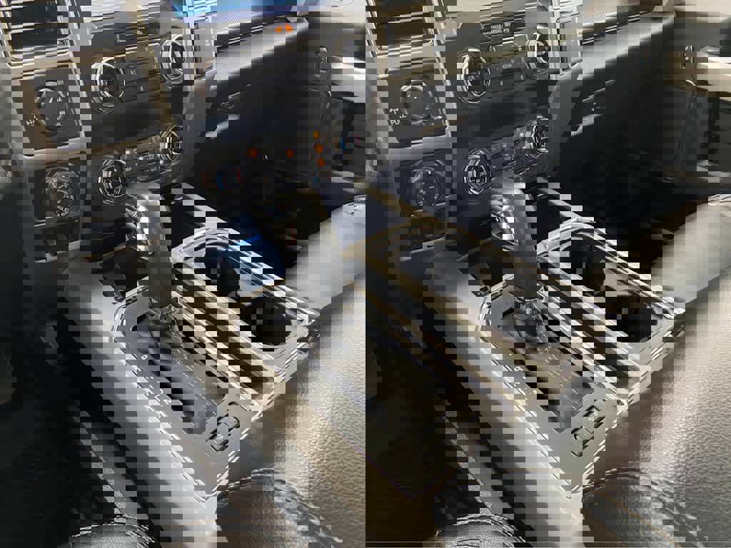 Used 2019 Ford F150 Lariat w/ Equipment Group 502A Luxury image 34