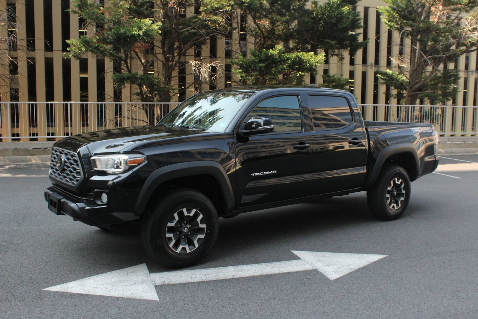 Used 2021 Toyota Tacoma TRD Off-Road w/ Technology Package AWD/4WD image 12