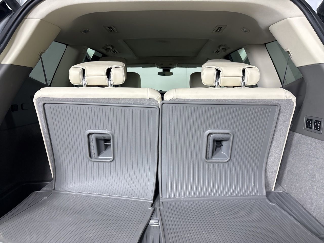 Used 2024 Cadillac XT6 Premium Luxury w/ LPO, Floor Liner Package image 25