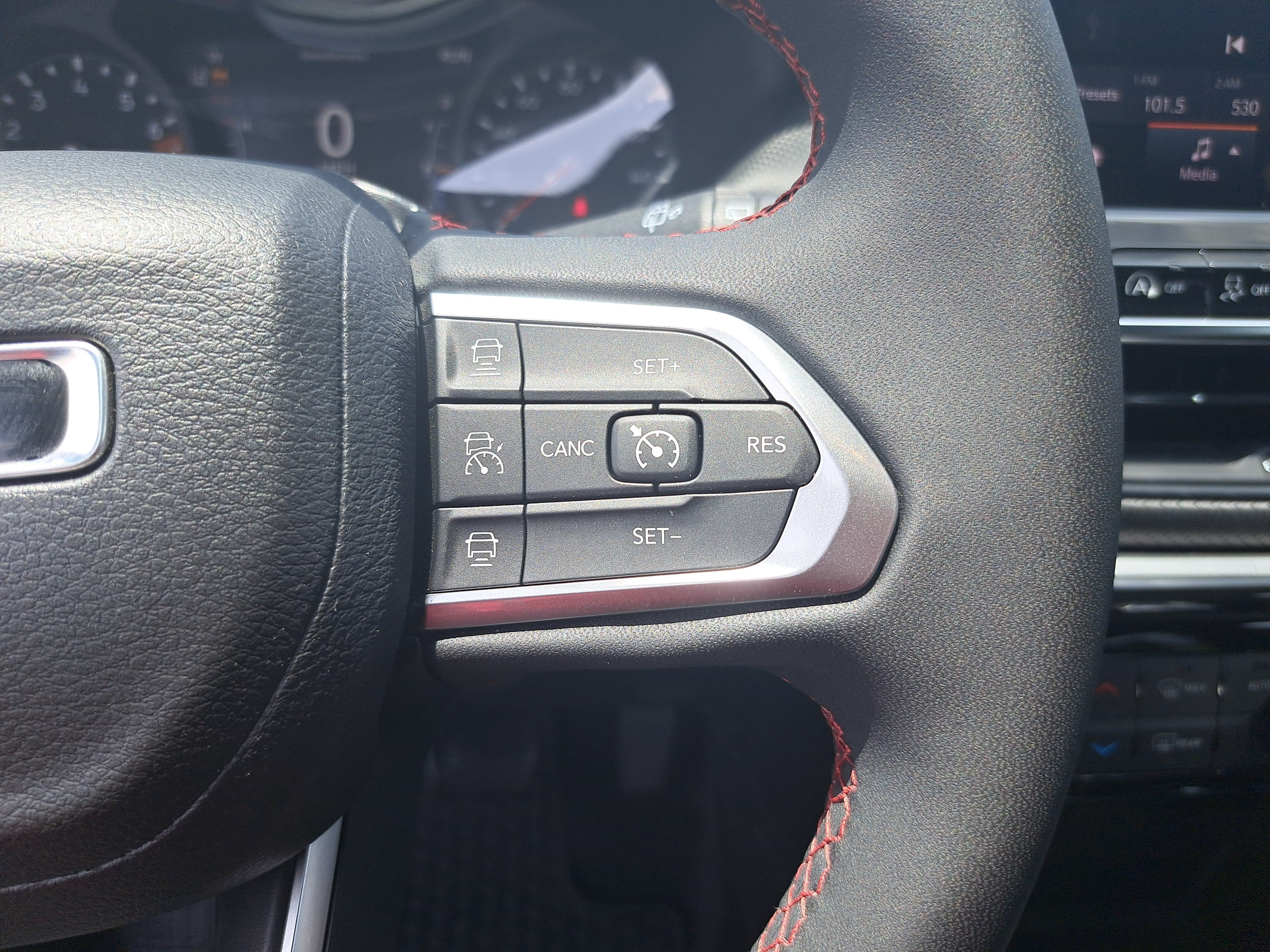 Used 2023 Jeep Compass Trailhawk AWD/4WD image 17