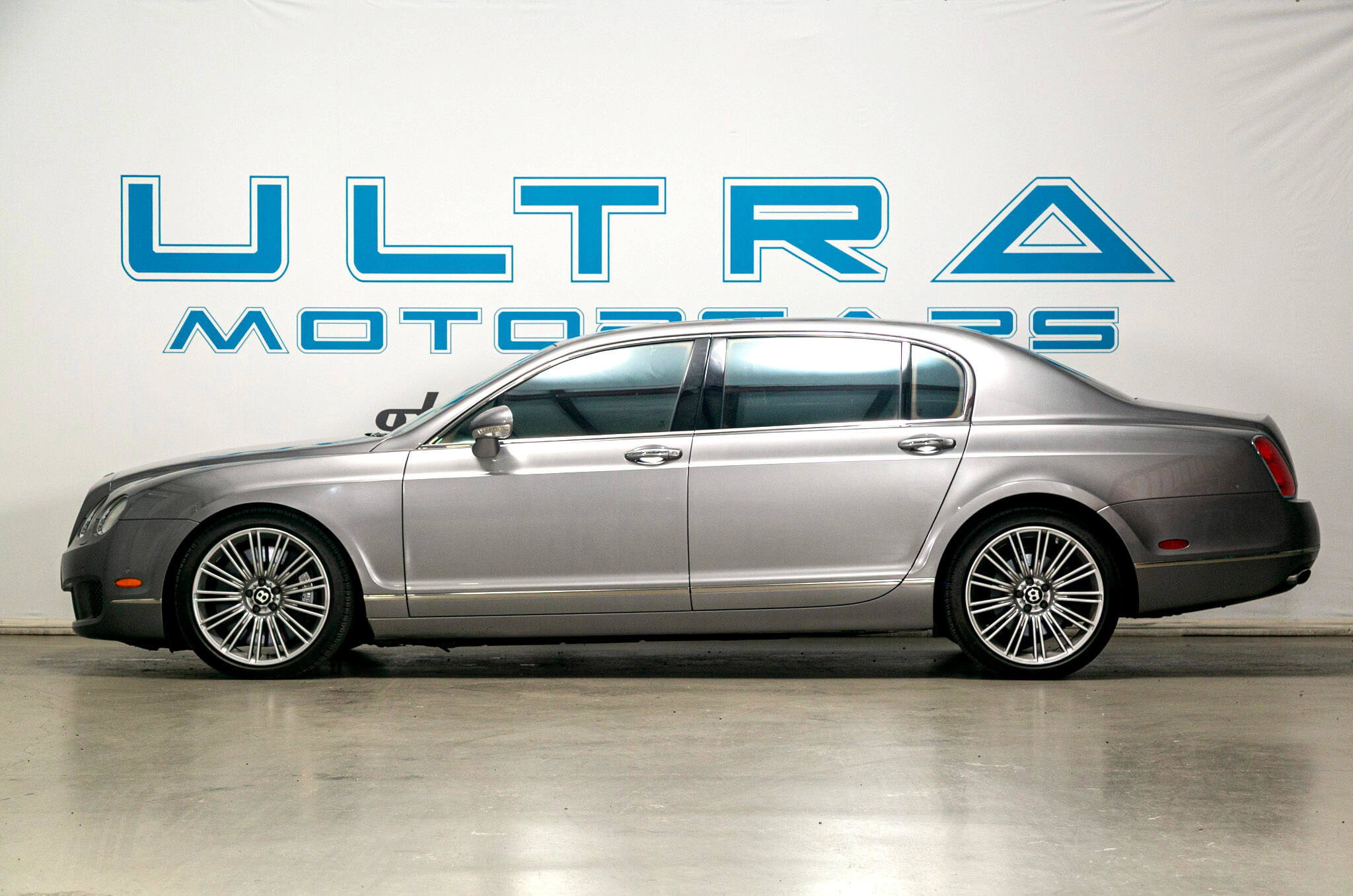 Used 2009 Bentley Flying Spur Flying Spur Speed w/ Convenience Specification Pkg image 3