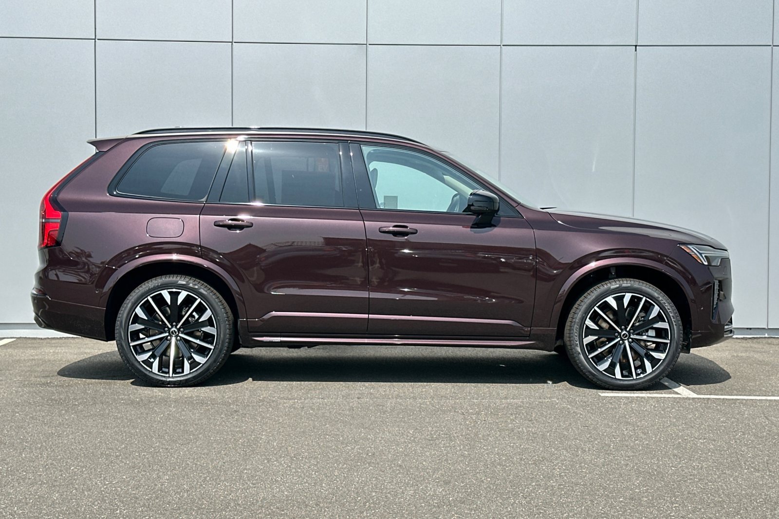 New 2026 Volvo XC90 T8 Ultra w/ Lounge Package image 6