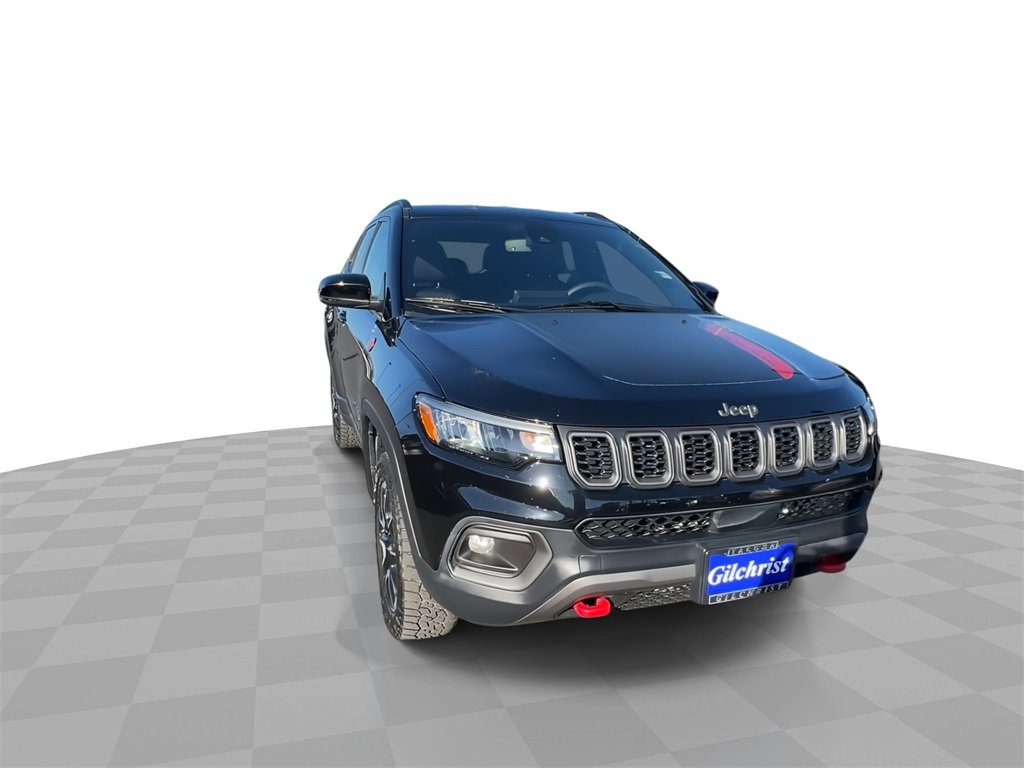 Used 2024 Jeep Compass Trailhawk image 2