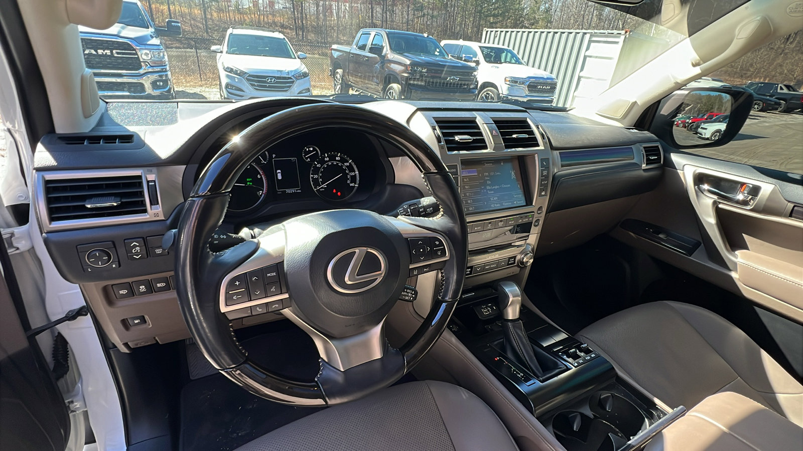 Used 2020 Lexus GX 460 Premium w/ Premium Package image 28
