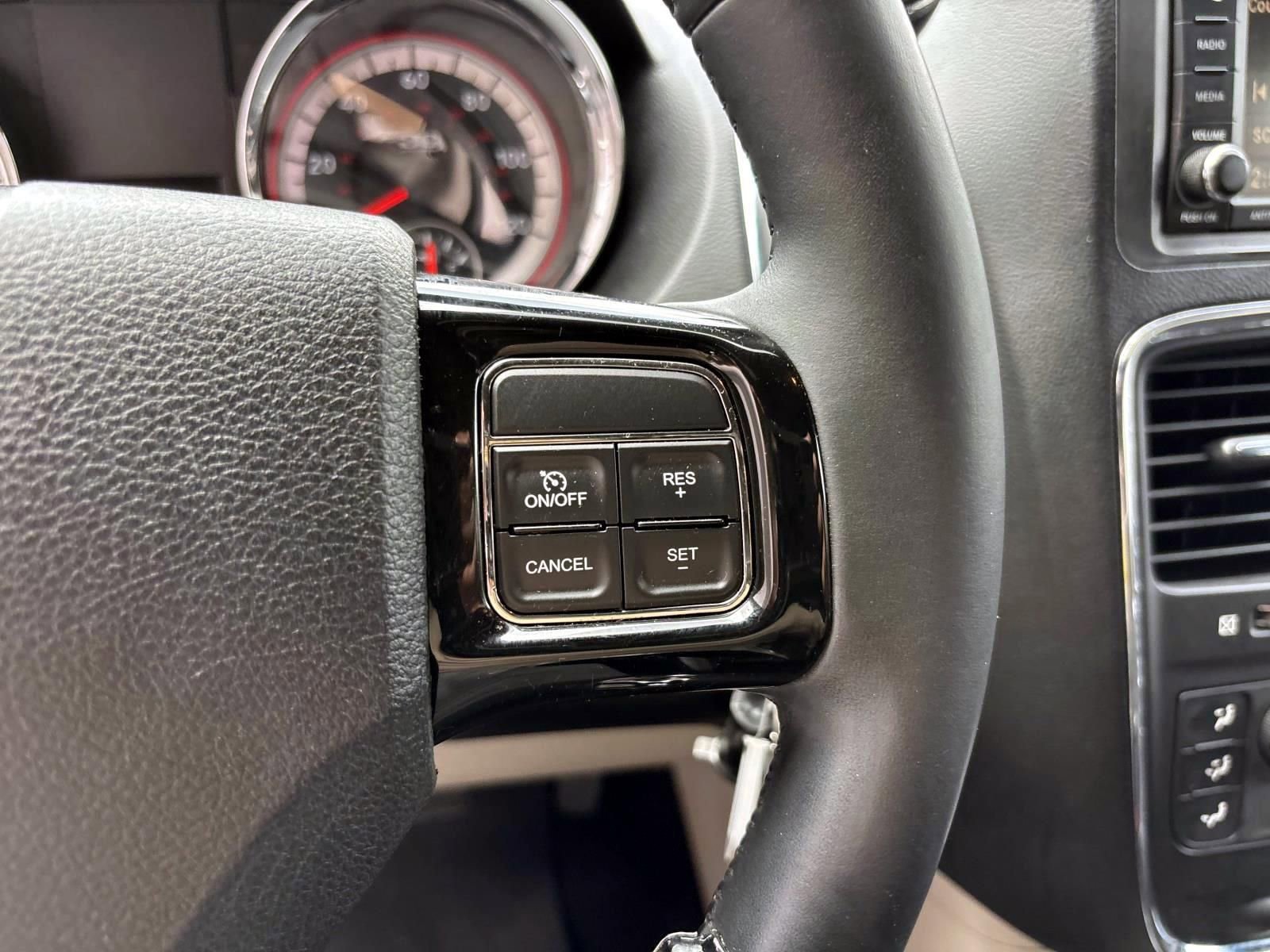 Used 2014 Dodge Grand Caravan SE FWD image 17