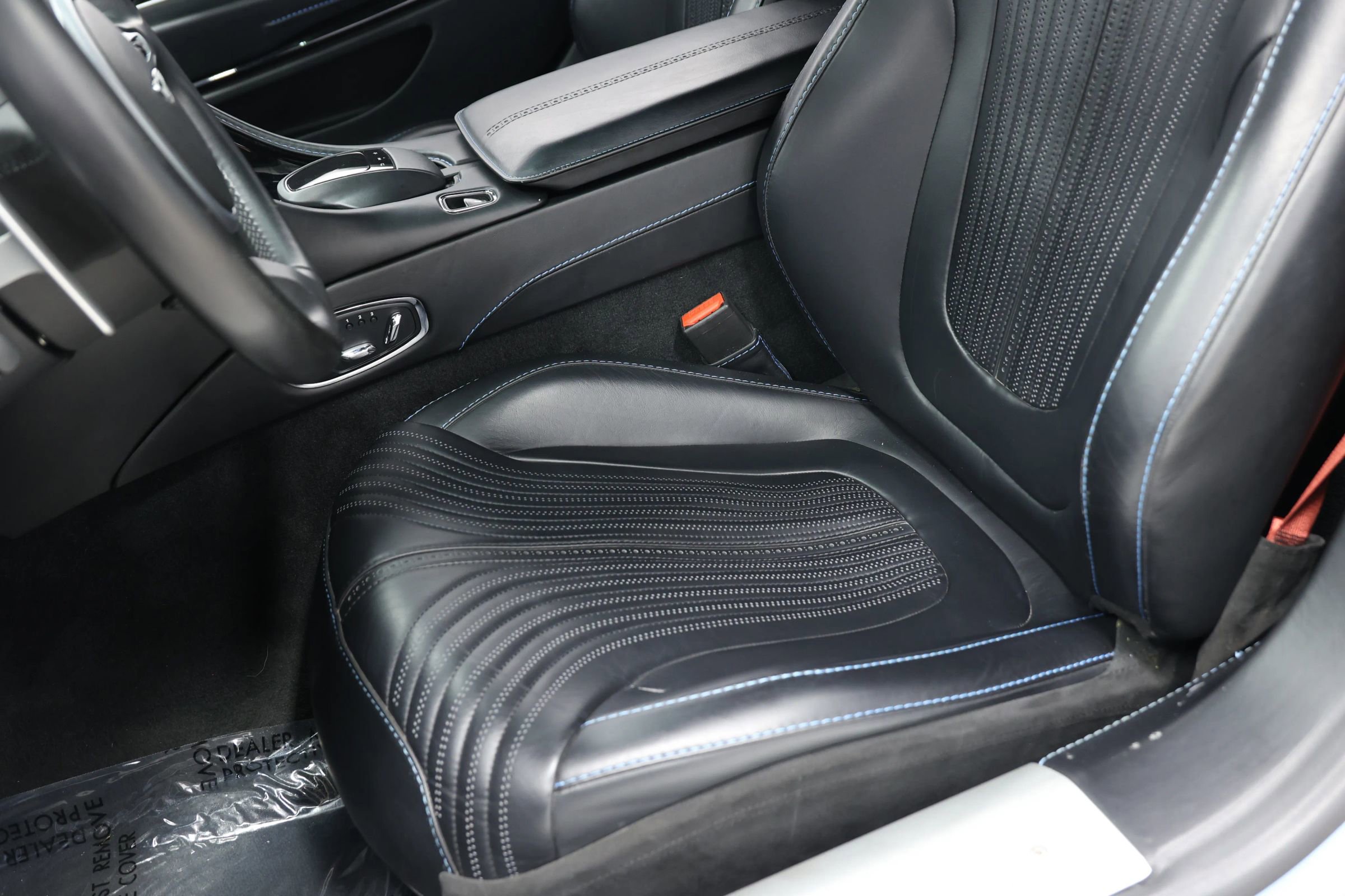 Used 2018 Aston Martin DB11 V12 image 21