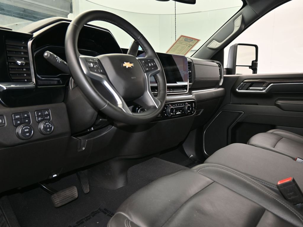 Used 2024 Chevrolet Silverado 2500 LTZ image 12