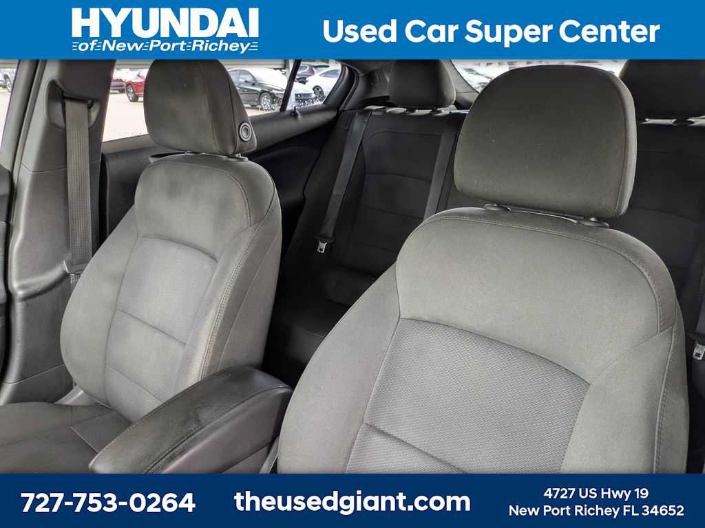 Used 2018 Chevrolet Cruze LT w/ RS Package FWD image 7