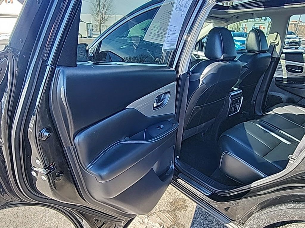 Used 2018 Nissan Murano Platinum image 16