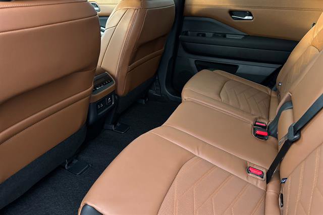 New 2025 Nissan Pathfinder Platinum w/ Cargo Package image 13