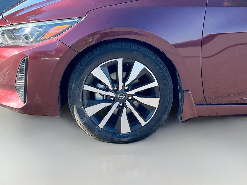 Used 2025 Nissan Sentra SV w/ SV Premium Package FWD image 30