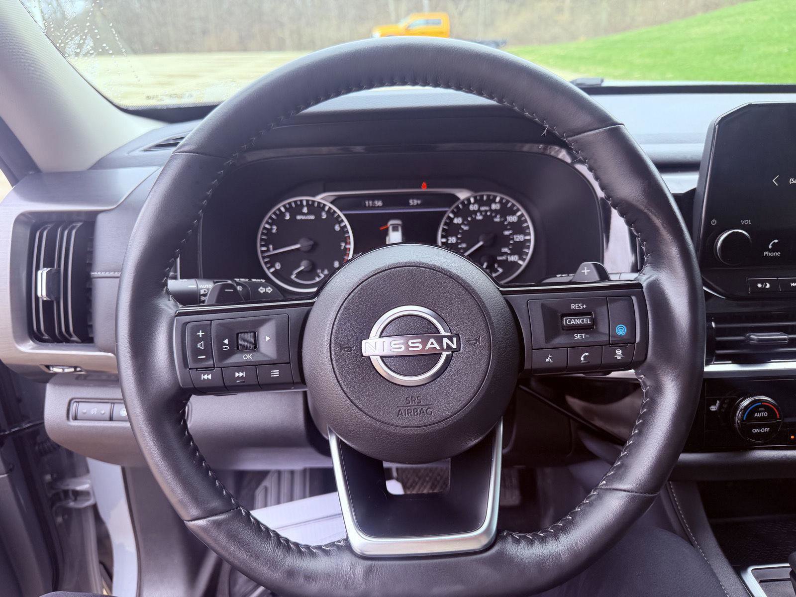 Used 2024 Nissan Pathfinder SL AWD/4WD image 17