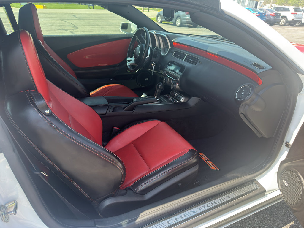 Used 2011 Chevrolet Camaro SS w/ RS Package RWD image 11