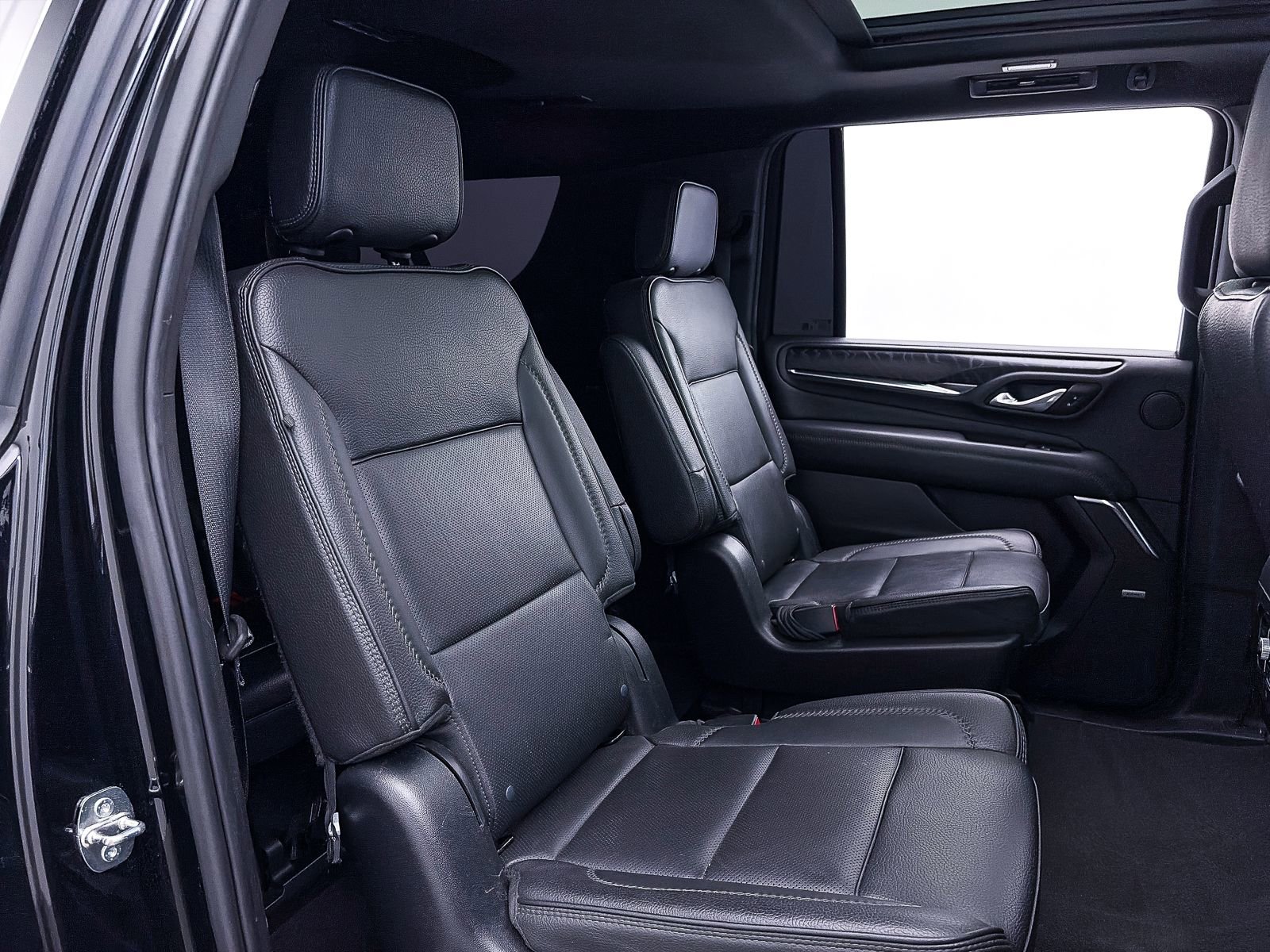 Used 2023 GMC Yukon XL Denali AWD/4WD image 38