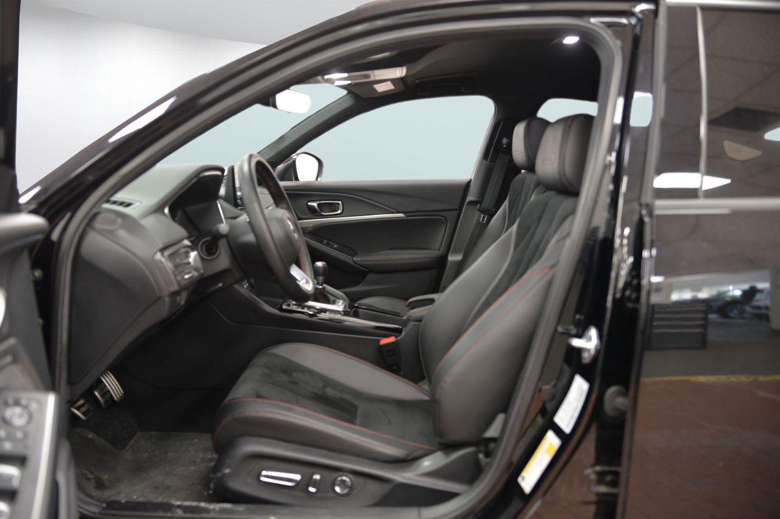 Used 2025 Acura Integra Type S image 24