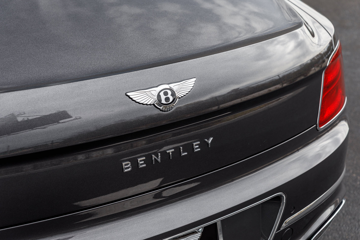 New 2026 Bentley Flying Spur Plug-In Hybrid image 11