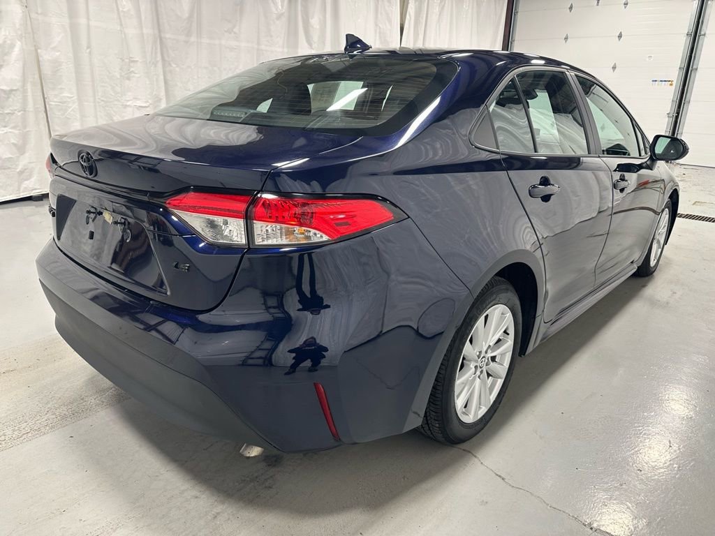 Used 2025 Toyota Corolla LE w/ LE Premium Package image 7